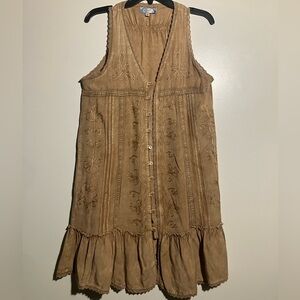 J Gee, Elegant Tan Embroidered Mini Dress or hippie style vest!
VERY VERSATILE